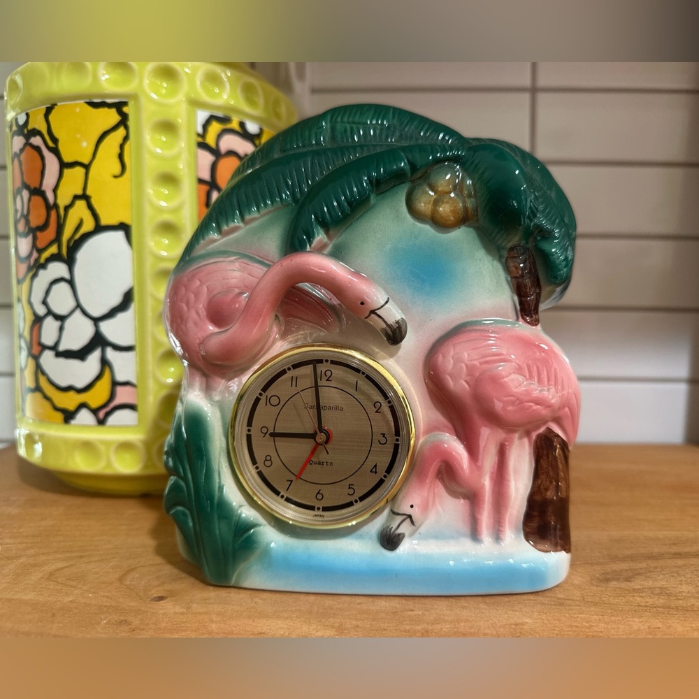 Vintage 1986 Sarsaparilla Bobble Head Pink Flamingos Clock 5 & Dime